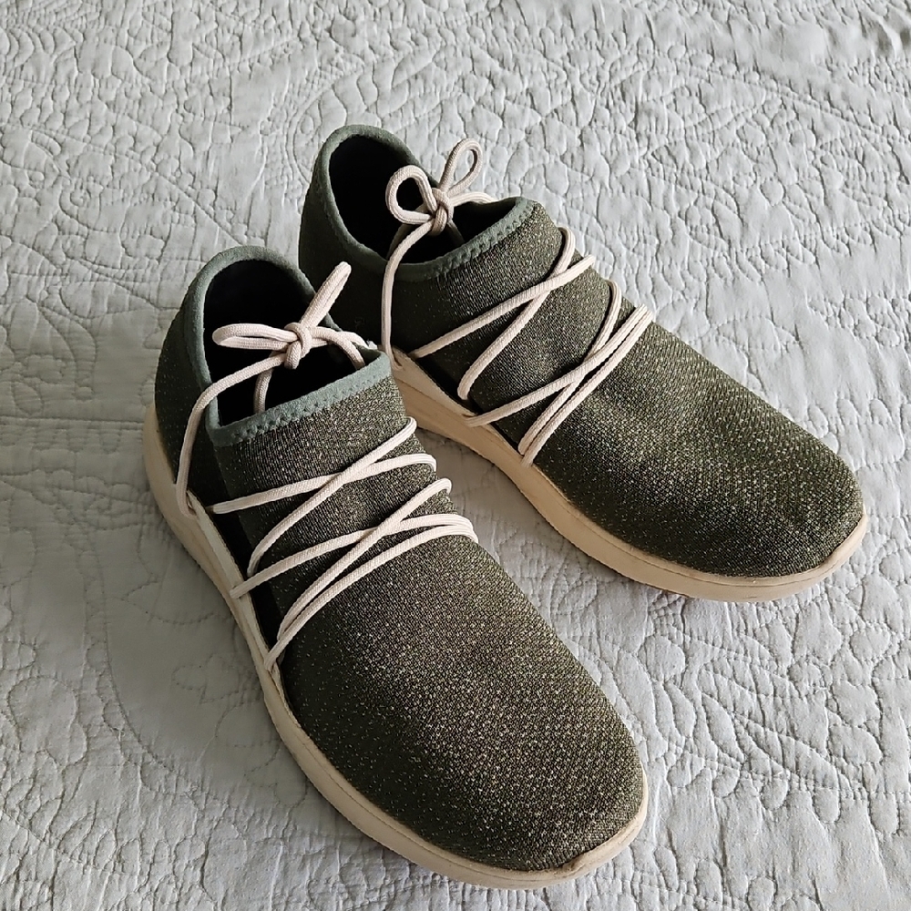 Vessiâ Cityscape Moss Green Sneakers Walking Shoes Waterproof Size 11